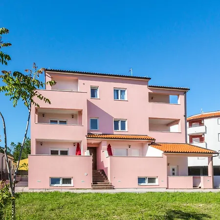 Irina - A3 Ground Floor - Mpolo Apartment