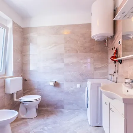 Irina - A3 Ground Floor - Mpolo Apartment *