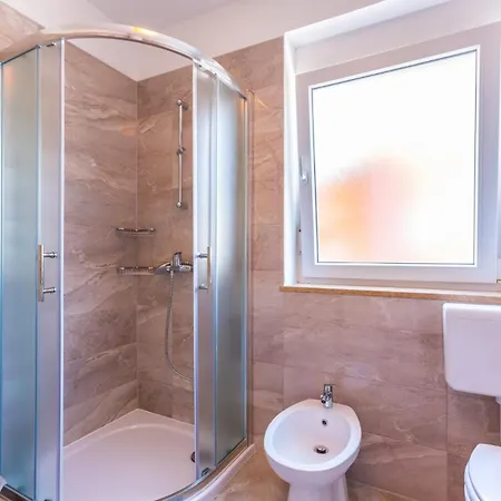 Irina - A3 Ground Floor - Mpolo Apartment